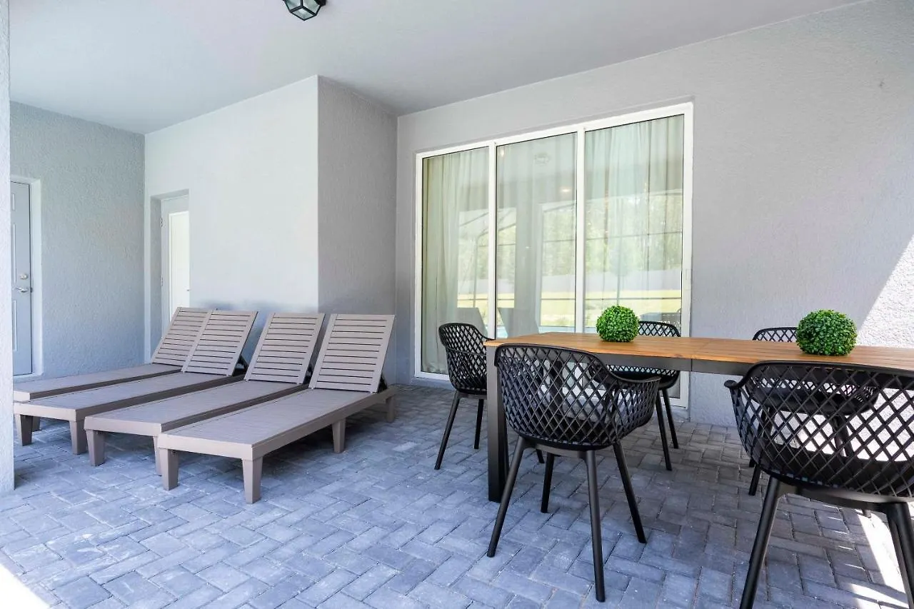 4458 Brand New Home Perfect For Your Family Davenport 0*,